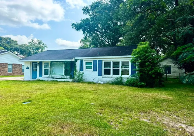 2nd image of 112 Cravens Dr, Silsbee, TX 77656 | MLS# 96890649