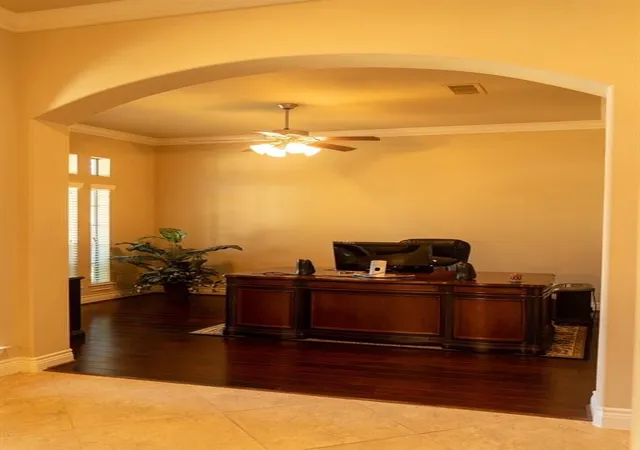 Photo 3 of Sale Pending at 13804 Lakewater Dr, Pearland, TX 77584 | MLS# 49173455 | Listing updated on 2025-09-20
