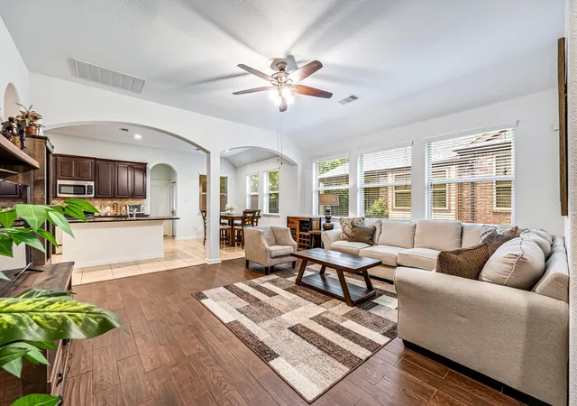 5th image of 118 Wood Drake Pl Pl, The Woodlands, TX 77375 | MLS# 11811712