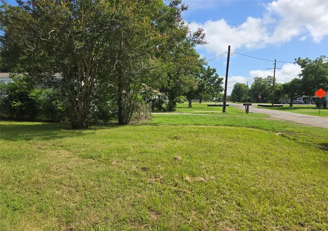 Photo 3 of Single family home for sale at 115 S Dallas St, Bremond, TX 76629 | MLS# 83832402 | Listing updated on 2026-06-26