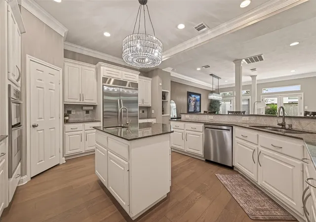 3rd image of 5335 Fairdale Ln, Houston, TX 77056 | MLS# 61548802
