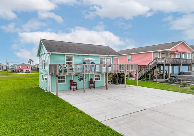 Photo 2 of Single family home for sale at 4126 Reeves Dr, Galveston, TX 77554 | MLS# 18642474 | Listing updated on 2026-08-12