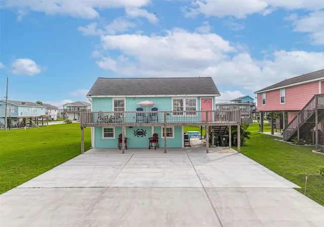 Photo 3 of Single family home for sale at 4126 Reeves Dr, Galveston, TX 77554 | MLS# 18642474 | Listing updated on 2026-08-12
