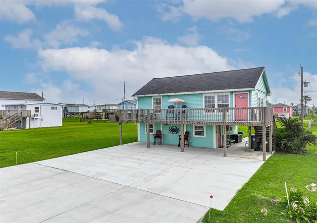 Photo 3 of Single family home for sale at 4126 Reeves Dr, Galveston, TX 77554 | MLS# 18642474 | Listing updated on 2026-08-12