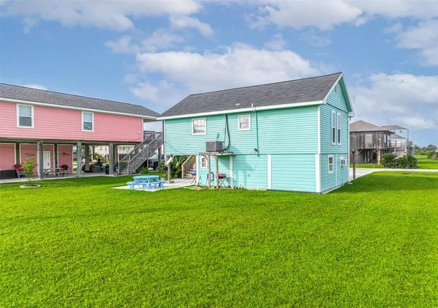 Photo 4 of Single family home for sale at 4126 Reeves Dr, Galveston, TX 77554 | MLS# 18642474 | Listing updated on 2026-08-12