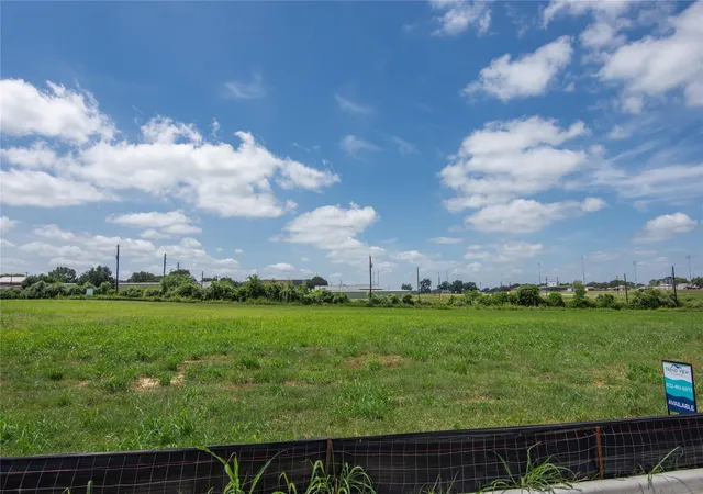 2nd image of 503 Trend View Dr, Weimar, TX 78962 | MLS# 25684441