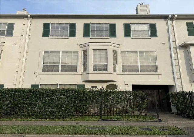 Photo 1 of Townhouse for sale at 4925 Travis St, Houston, TX 77002 | MLS# 36646406 | Listing updated on 2026-09-15