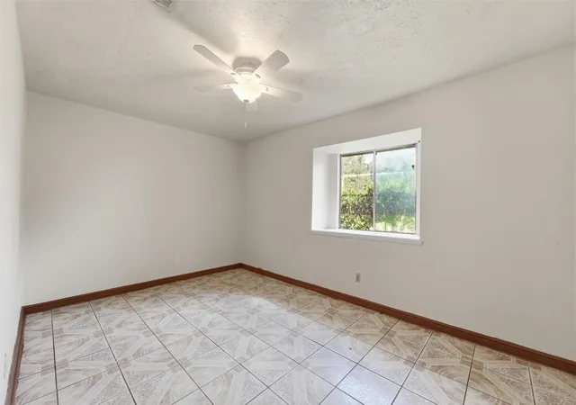 Photo 4 of Sale Pending at 12402 Enchanted Path Dr, Houston, TX 77044 | MLS# 98298377 | Listing updated on 2026-09-08