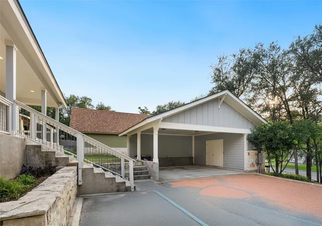 2nd image of 207 Yale St, San Marcos, TX 78666 | MLS# 60139232