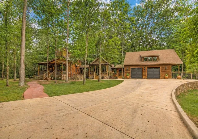 Photo 3 of Single family home for sale at 1881 NE Clayton St, Dayton, TX 77535 | MLS# 14610346 | Listing updated on 2026-09-15