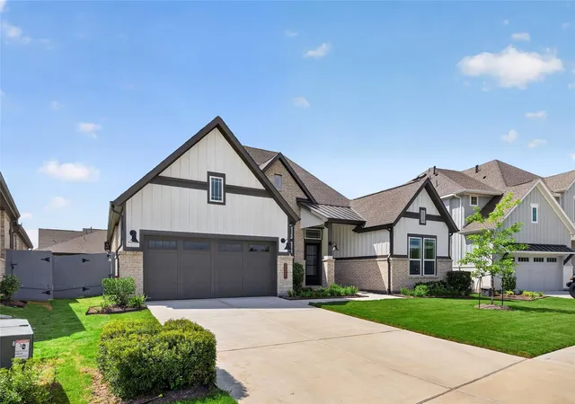 Photo 2 of Single family home for sale at 32451 Violet Dancer Ct, Fulshear, TX 77441 | MLS# 87520278 | Listing updated on 2026-09-01