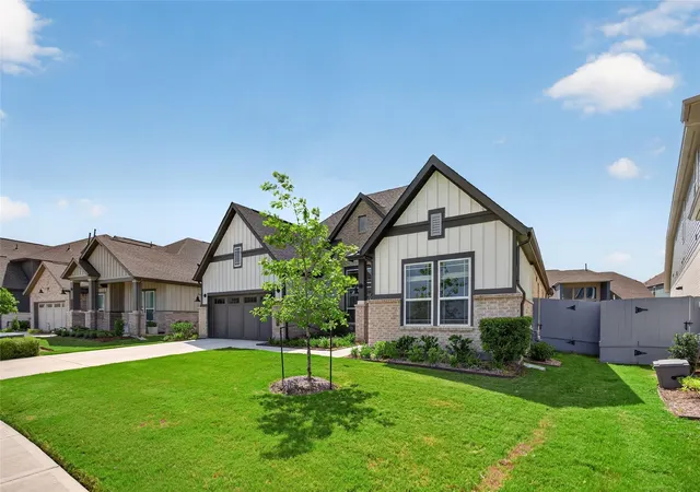 Photo 2 of Single family home for sale at 32451 Violet Dancer Ct, Fulshear, TX 77441 | MLS# 87520278 | Listing updated on 2026-09-01