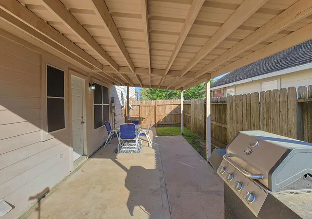 Homes for sale in Mont Belvieu, TX | 8227 Montego Bay Dr, Mont Belvieu, TX 77523 | MLS# 28890685