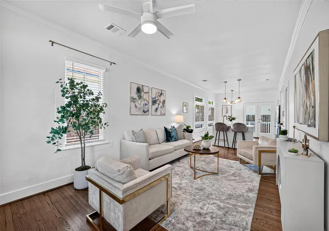 3rd image of 904 Arlington St, Houston, TX 77008 | MLS# 16676568