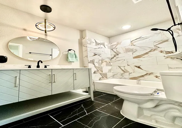 Photo 3 of Sale Pending at 10 Gulf Ln, Galveston, TX 77550 | MLS# 31513979 | Listing updated on 2026-09-15