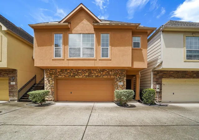 1st image of 5817 Washington Ave #C, Houston, TX 77007 | MLS# 2030060