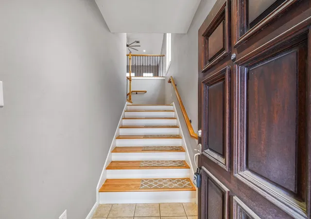 3rd image of 5817 Washington Ave #C, Houston, TX 77007 | MLS# 2030060