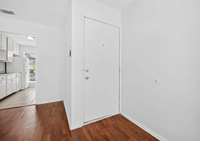 3rd image of 9707 Richmond Ave #44, Houston, TX 77042 | MLS# 60637444