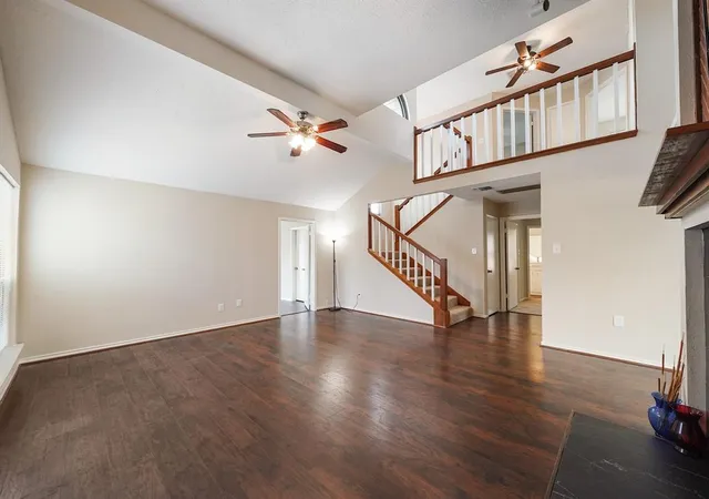 3rd image of 10913 Idlewood Ct, La Porte, TX 77571 | MLS# 50687816