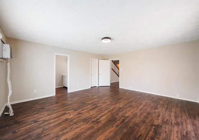 5th image of 10913 Idlewood Ct, La Porte, TX 77571 | MLS# 50687816