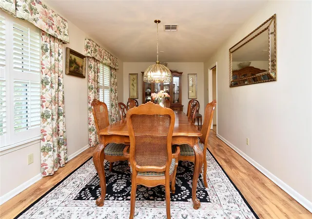 5th image of 1901 Laurel Oaks Dr, Richmond, TX 77469 | MLS# 98841568