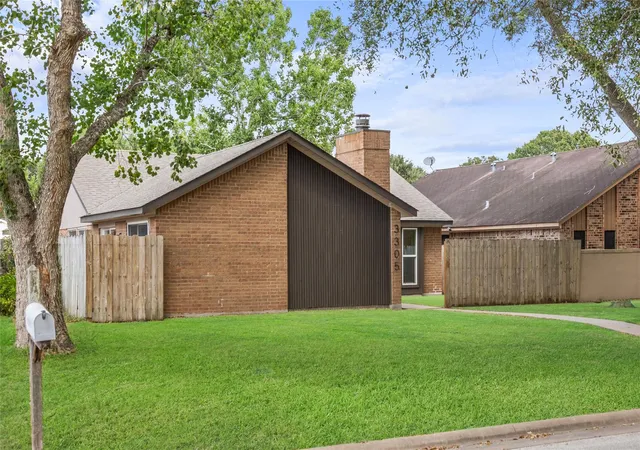 Photo 2 of Sale Pending at 3305 Avenue R, Rosenberg, TX 77471 | MLS# 77873458 | Listing updated on 2026-09-24