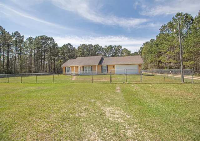 2nd image of 230 Knighton Ln, Livingston, TX 77351 | MLS# 28319281