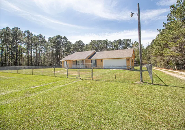3rd image of 230 Knighton Ln, Livingston, TX 77351 | MLS# 28319281