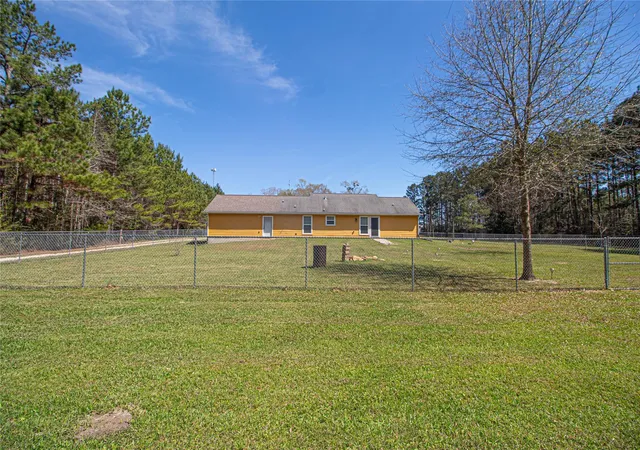 4th image of 230 Knighton Ln, Livingston, TX 77351 | MLS# 28319281