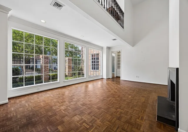 Photo 4 of Sale Pending at 7629 Del Monte Dr, Houston, TX 77063 | MLS# 36568540 | Listing updated on 2026-09-14