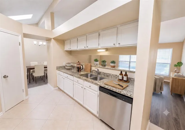 5th image of 13007 Stancliff Oaks St, Sugar Land, TX 77478 | MLS# 43867573