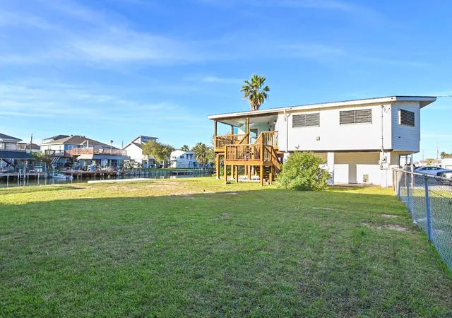 10th image of 191 Barracuda, Hitchcock, TX 77563 | MLS# 60415964