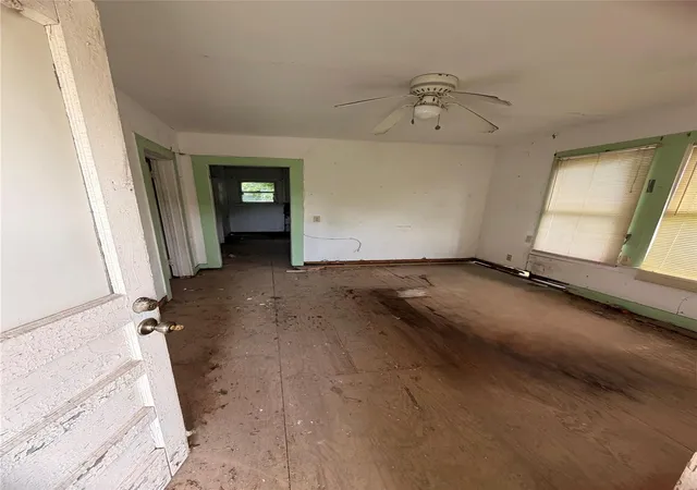 Homes for sale in Baytown, TX | 1508 Elm St, Baytown, TX 77520 | MLS# 87070312