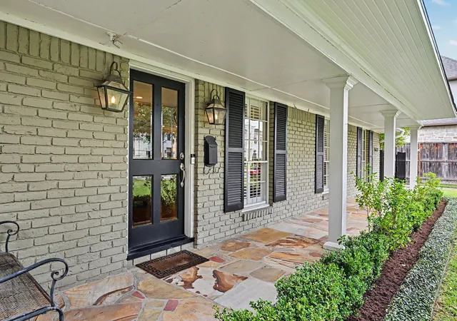 2nd image of 5623 Overbrook Ln, Houston, TX 77056 | MLS# 56250747
