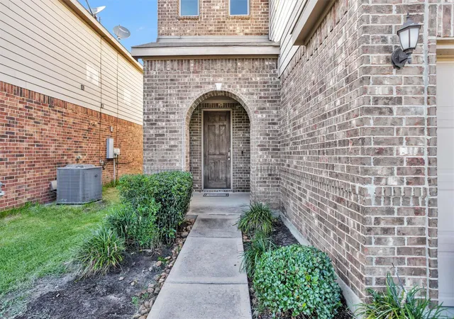 Photo 3 of Single family home for sale at 25326 Cheshire Knoll St, Katy, TX 77493 | MLS# 37556633 | Listing updated on 2026-08-08