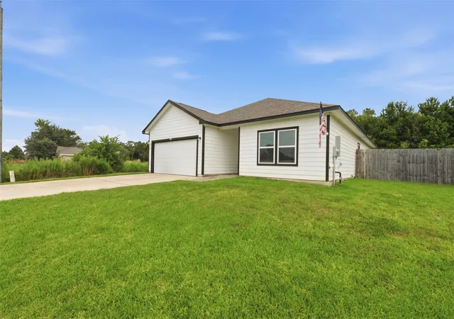 Photo 3 of Single family home for sale at 2017 County Rd 3550, Cleveland, TX 77327 | MLS# 86926047 | Listing updated on 2026-09-20