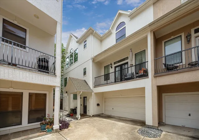 2nd image of 1410 Malone St #C, Houston, TX 77007 | MLS# 16241753