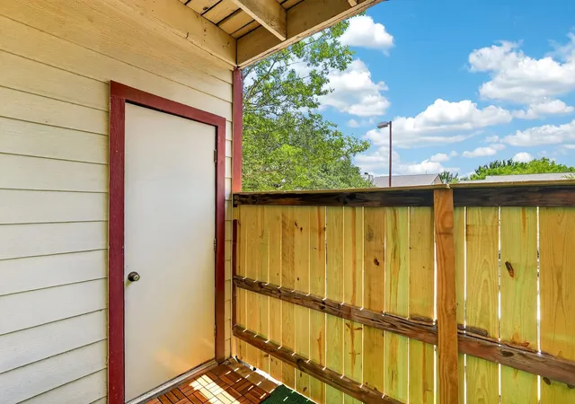 2nd image of 1107 Verde Dr, Bryan, TX 77801