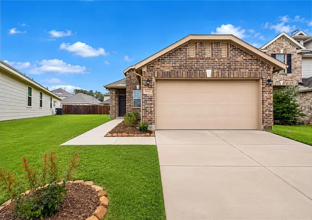 Homes for sale in Tomball, TX | 10422 Milford Woods Ln, Tomball, TX 77375 | MLS# 2074721