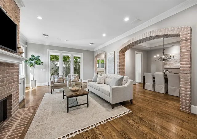 3rd image of 6604 Kelvin Dr, Houston, TX 77030 | MLS# 41670439