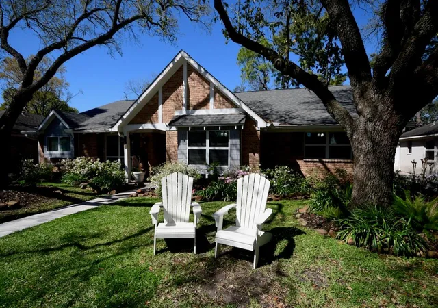 1st image of 6230 Queensloch Dr, Houston, TX 77096 | MLS# 31813122