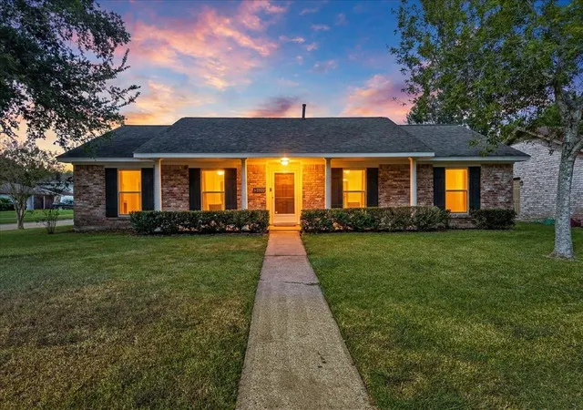 Photo 1 of Single family home for sale at 15703 Blackhawk Blvd, Friendswood, TX 77546 | MLS# 54794043 | Listing updated on 2026-09-19