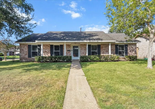 Photo 2 of Single family home for sale at 15703 Blackhawk Blvd, Friendswood, TX 77546 | MLS# 54794043 | Listing updated on 2026-09-19