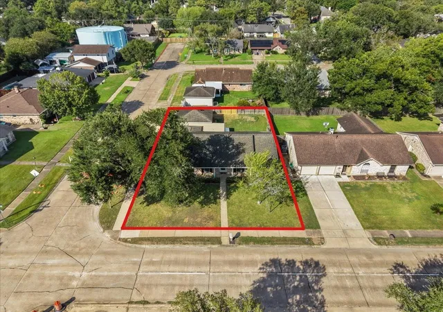 Photo 3 of Single family home for sale at 15703 Blackhawk Blvd, Friendswood, TX 77546 | MLS# 54794043 | Listing updated on 2026-09-19