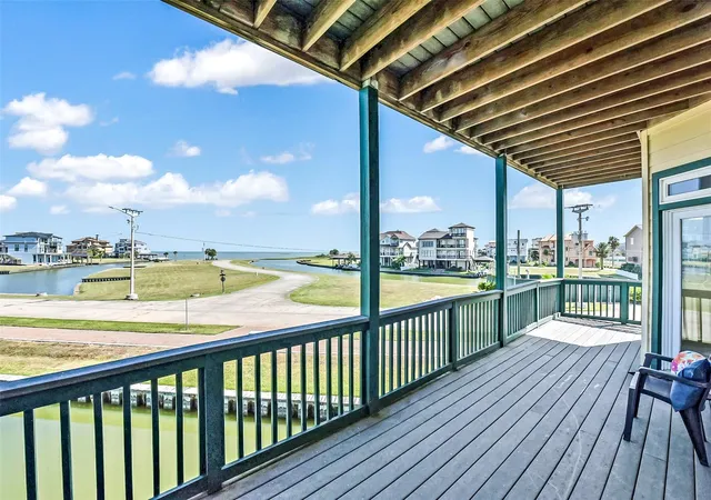4th image of 1 Loggerhead, Hitchcock, TX 77563 | MLS# 39355020