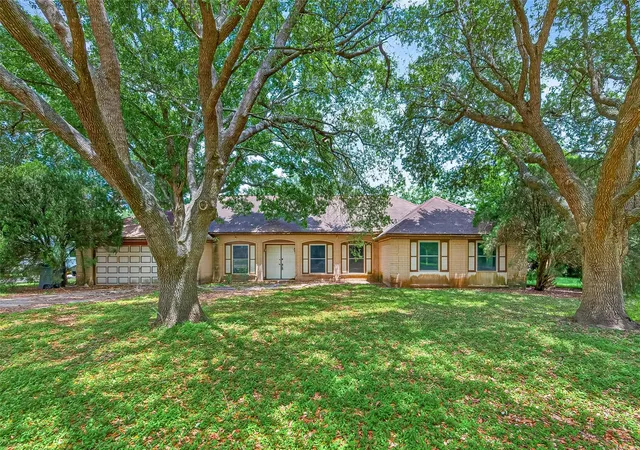 1st image of 1 Shantilly Ln, Bay City, TX 77414 | MLS# 42614652
