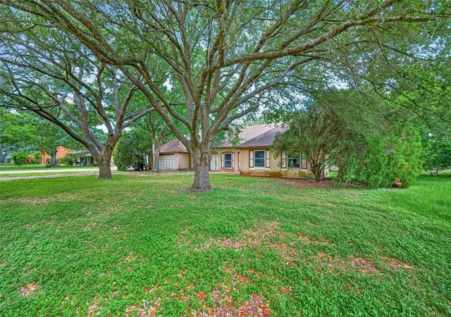 3rd image of 1 Shantilly Ln, Bay City, TX 77414 | MLS# 42614652