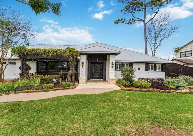 Photo 1 of Single family home for sale at 4031 Fernwood Dr, Houston, TX 77021 | MLS# 43974588 | Listing updated on 2026-06-20