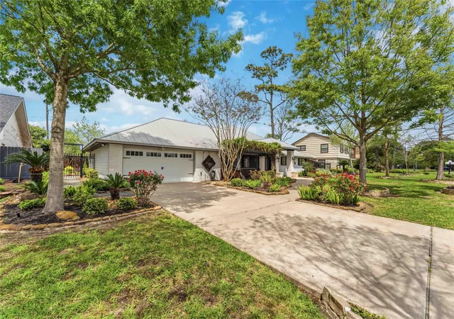 Photo 3 of Single family home for sale at 4031 Fernwood Dr, Houston, TX 77021 | MLS# 43974588 | Listing updated on 2026-06-20