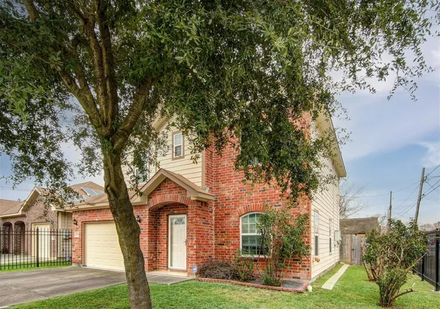 2nd image of 2915 Paige St, Houston, TX 77004 | MLS# 2135223